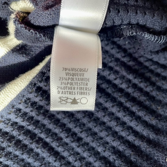 St. John sweater - Picture 6 of 7